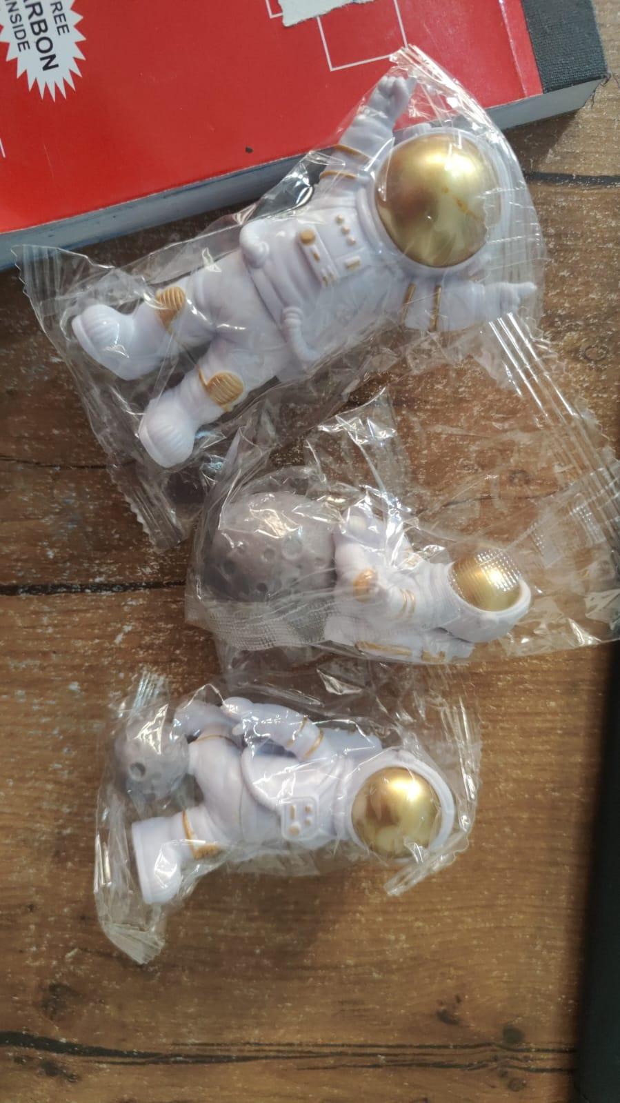 Astronaut Spaceman Statue Ornament - Home Office Desktop Figurine Decor (Set of 3 - Golden)