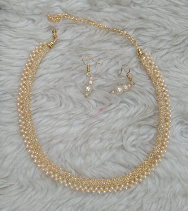 Elegant Stones and Pearls Choker Set