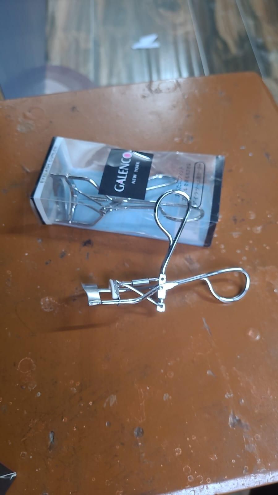 Vega Eyelash Curler