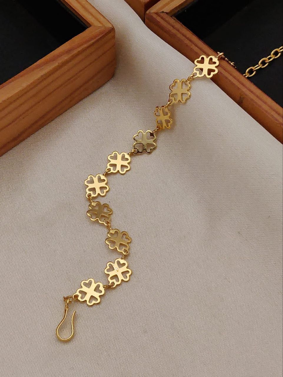 Women's Bracelets